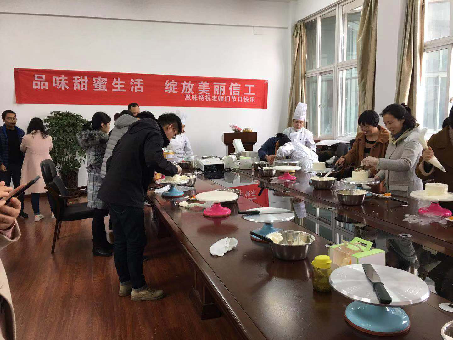 感恩有你，与爱同行－－‘三八’妇女节蛋糕DIY活动_河桥镇